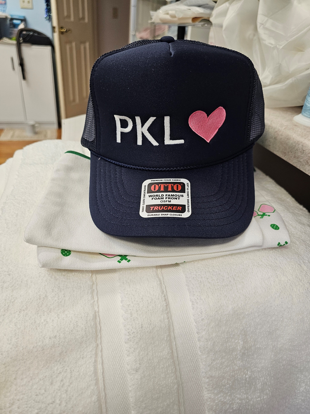 Wholesale Mid Profile Polyester Foam Front Mesh Back Trucker Hats