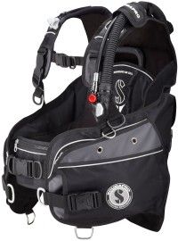 SCUBAPRO - スキューバプロ クラシックプラスBCD  3ゲージコンソール　フィン Best ScubaPro Glide X BCD with AIR2 Octo for Sale | Divers