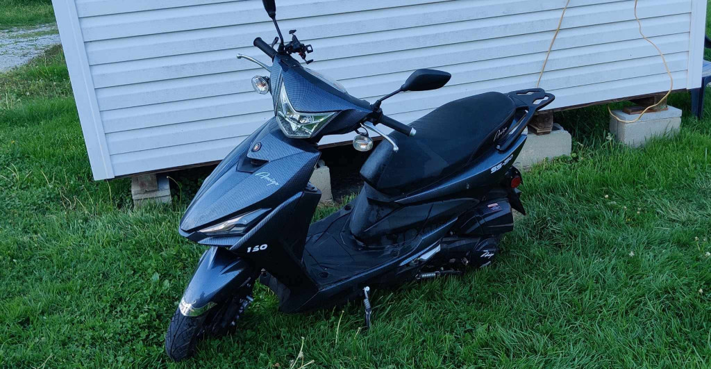 scooter  sct 150㌢　総額12万！！現金手渡しの場合27000円 scooter sct 150㌢ 総額12万！！現金手渡しの場合27000円
