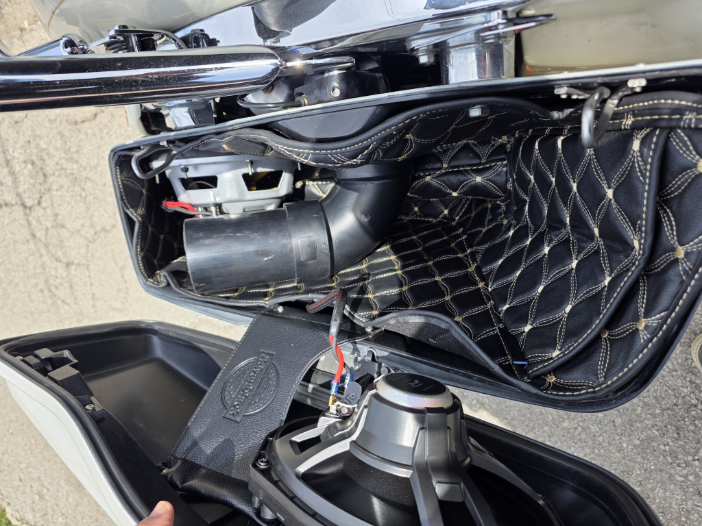 Big Bass Port | Subwoofer | Saddle Bags – Garage Bagger Stereo