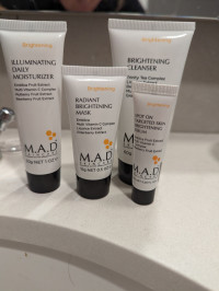 新品、未使用　MÖDERE. BRIGHTENING 4点セット Shop Discover Brighter Skin Set | M.A.D Skincare
